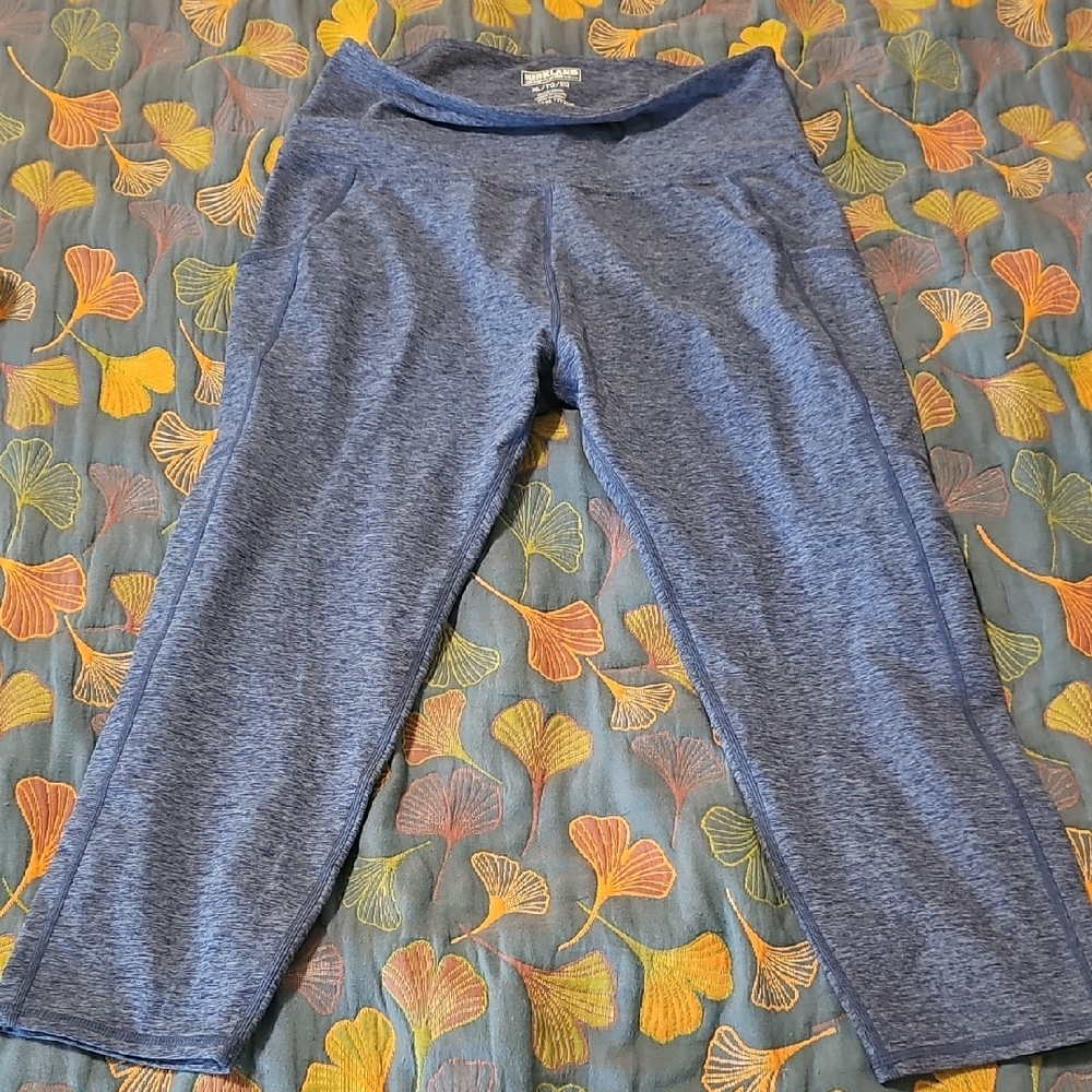 Kirkland Signature Capri Leggings XL